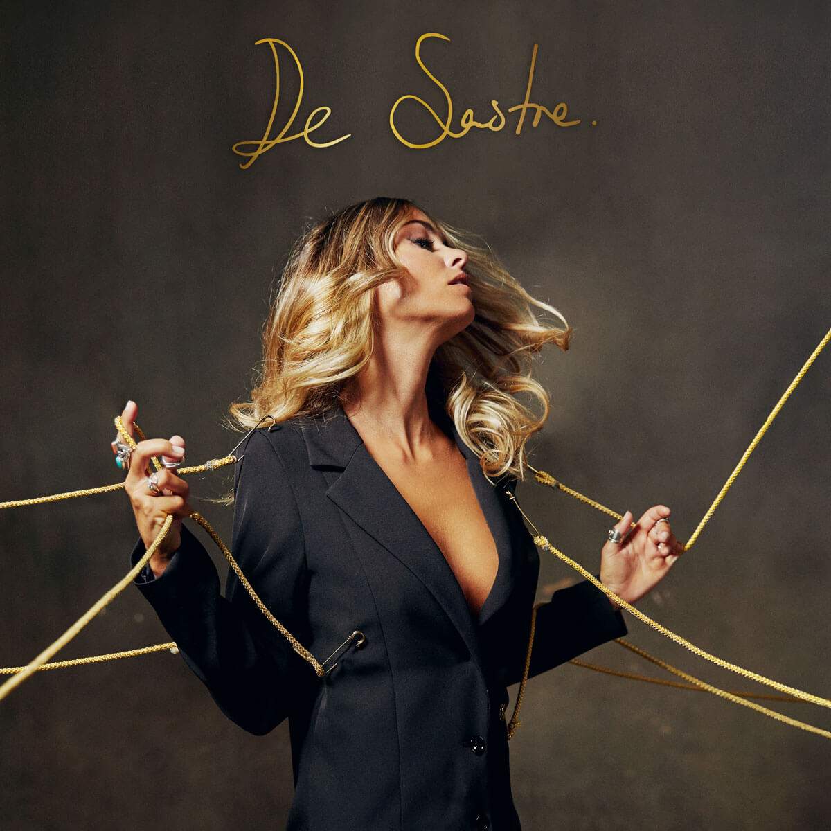 Sofía Ellar presenta “De Sastre”, el primer single de su nuevo disco